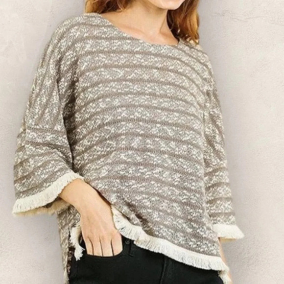 Umgee Heathered Striped Knit Bell Sleeve Round Neck Top Size Medium - Picture 1 of 9